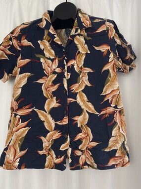 Men's KILANI Sz L Hawaiian Aloha Shirt Dark Blue Floral Short Sleeve Wood Button